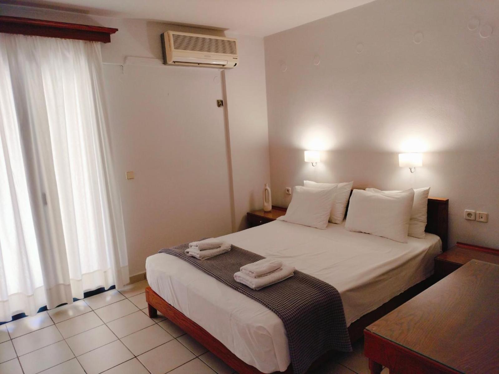 Nancy - Chara Apartments Karteros Bagian luar foto