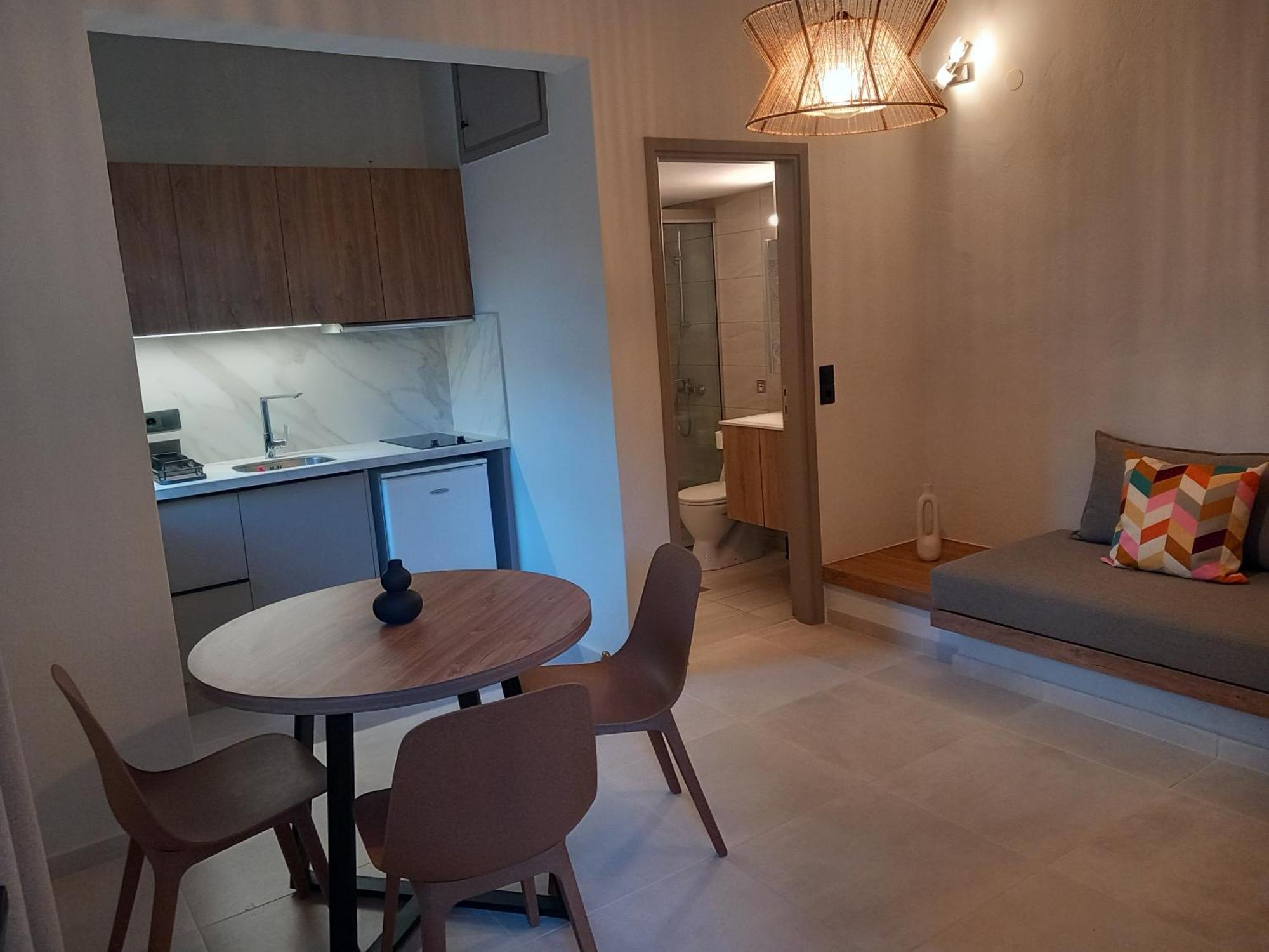Nancy - Chara Apartments Karteros Bagian luar foto