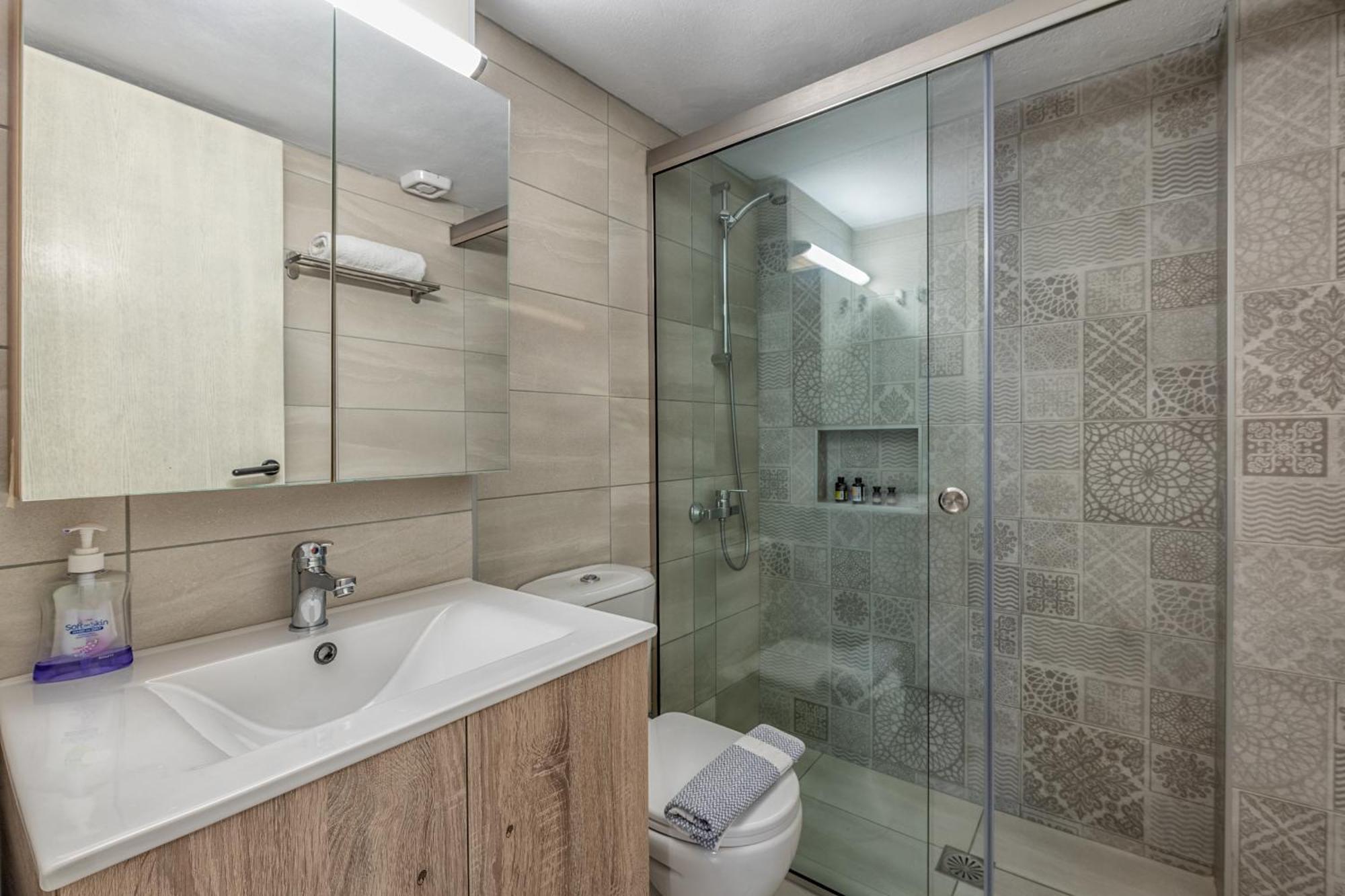 Nancy - Chara Apartments Karteros Bagian luar foto